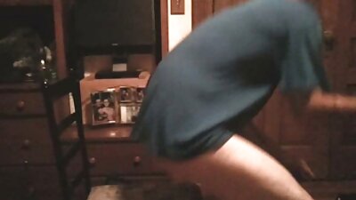 Meninas vídeo pornô com duas são despidas em uma ambulância enquanto tratam de um paciente