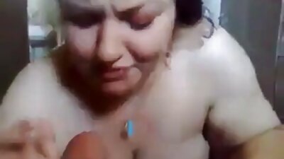 Garotas safadas de meias vídeo pornô mulher dando o cu punidas por assistirem pornografia sozinhas