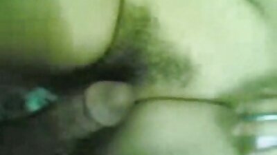 Garota morena vídeo de mulher pelada pornô sendo fodida na garganta após a cópula