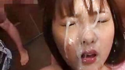 Uma loira com uma bunda linda se fode com força na bucetinha molhada vídeo de pornô da mulher mais gostosa