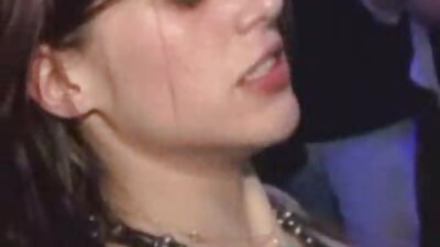 Latina vídeo pornô da mulher mais gostosa do mundo com alguns movimentos quentes adora levar pau dentro de seu corpo