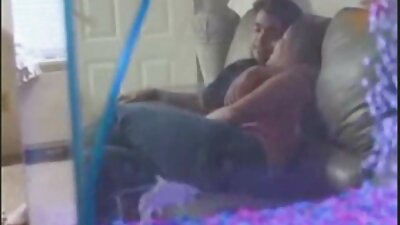 Uma morena gostosa é fodida e segurada firmemente videos porno de mulheres da bunda grande na sauna pelo parceiro